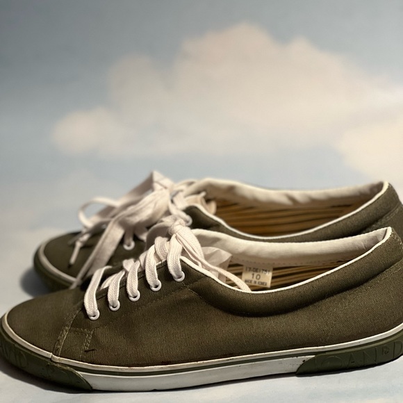 Joan&david womans sneaker - Picture 9 of 13